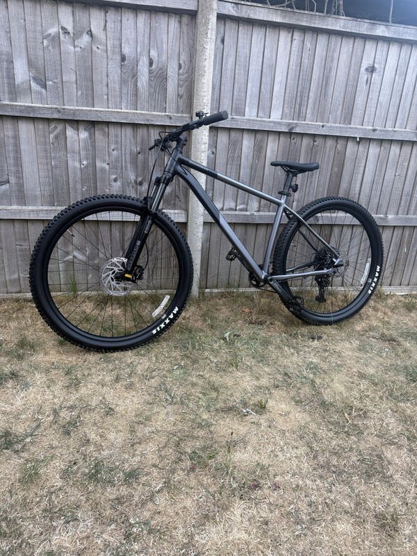 Boardman MHT 8.6 2025/2026 Mountain Bike 29 Wheels Excellent Condition