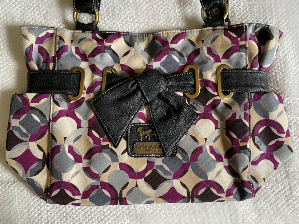 NUEVO SIN ETIQUETAS COACH Vintage Colección Y2K Maggie/Madison Cuero Genuino Cartera Bolso de Mano Foto 2 de 4