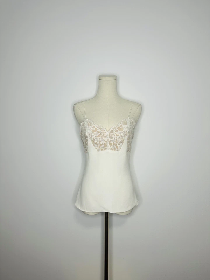 Blusa camisa de renda Alexander McQueen - Imagem 2 de 4
