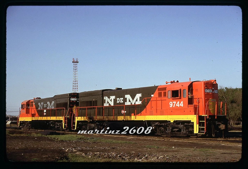 (W) ORIG TRAIN SLIDE-N de M 9744+ POWER LASH-UP - Image 1 of 1