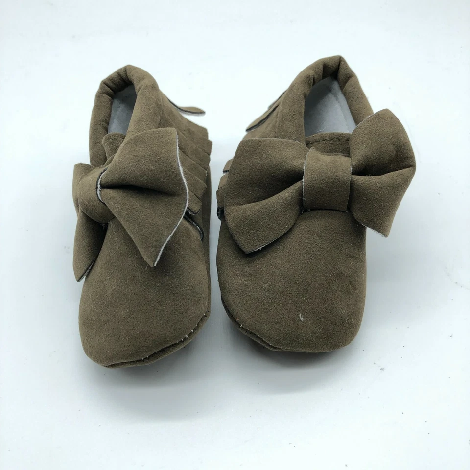 Zapatillas mocasín de gamuza sintética con flecos lazo suela suave marrón talla 4 para niñas pequeñas Foto 2 de 4