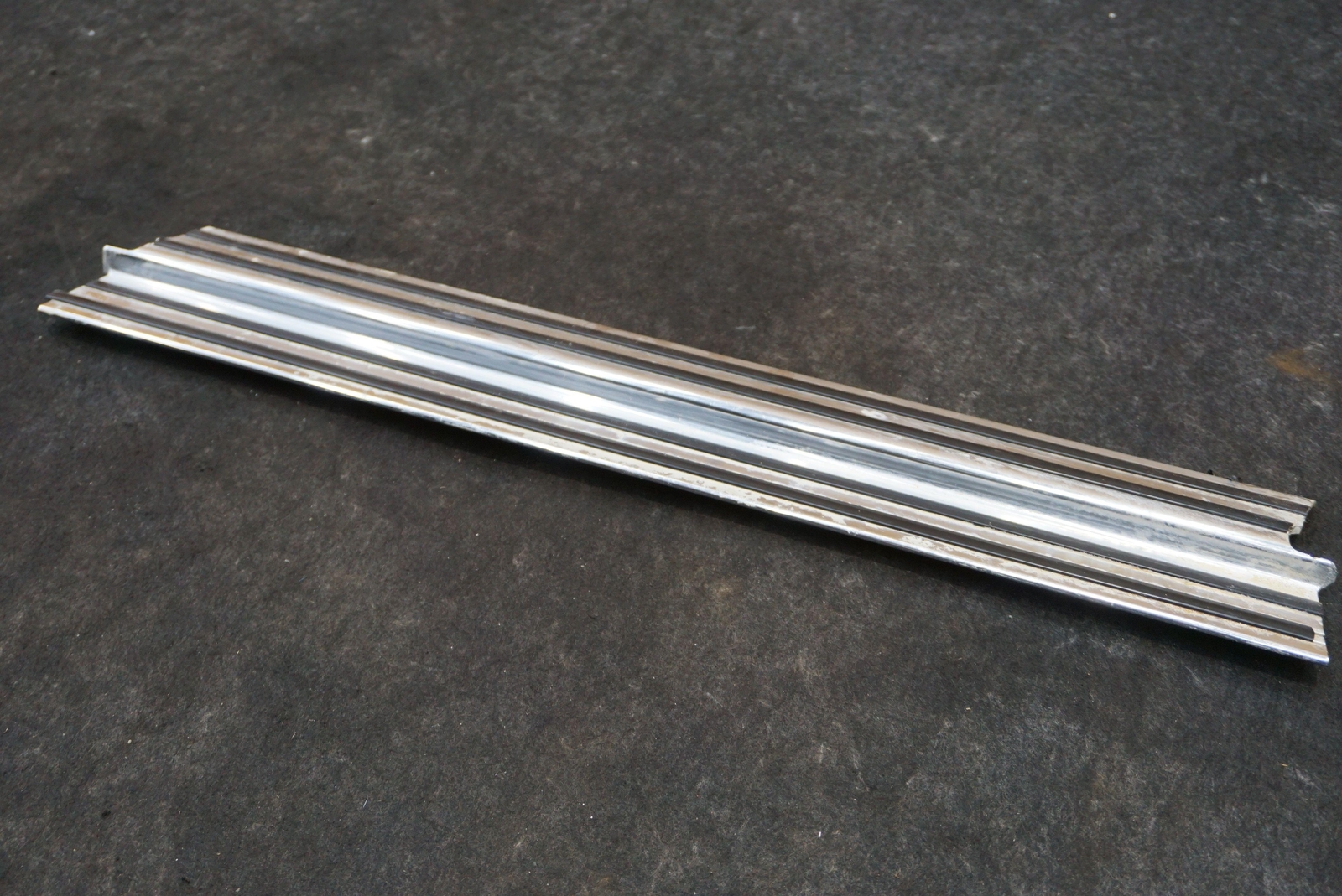 Rear Right Door Sill Scuff Plate Trim Cover 51477057022 Rolls Royce Phantom 2004