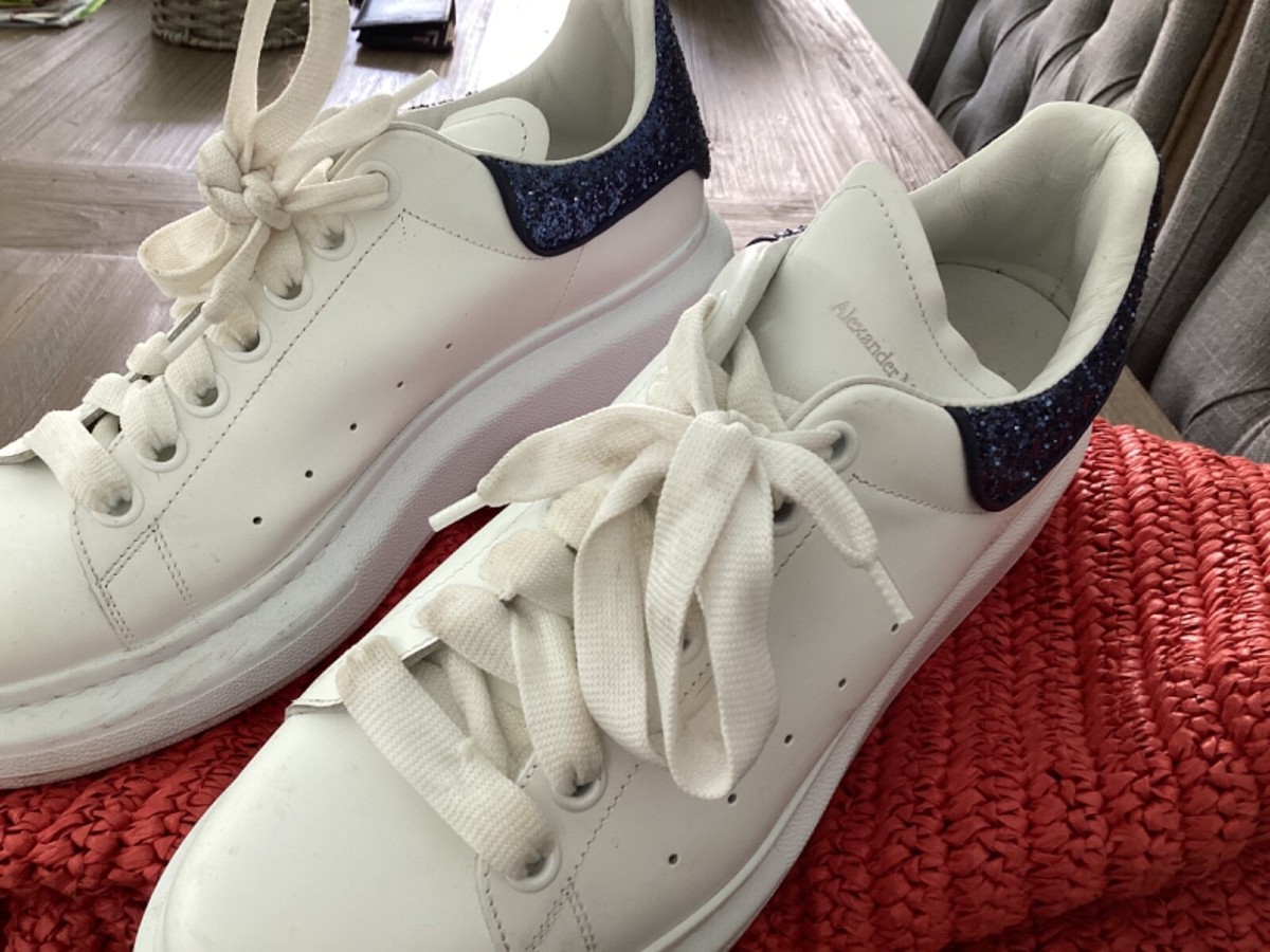 alexander McQUEEN Oversized White Sneaker w/Blue Glitz sz.41 alexander McQUEEN Oversized White Sneaker w/Blue Glitz sz.41