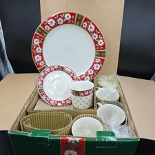 Kobe Charlton Hall Classic Traditions 12Pc Set Plates Cups Saucers New Old Stock