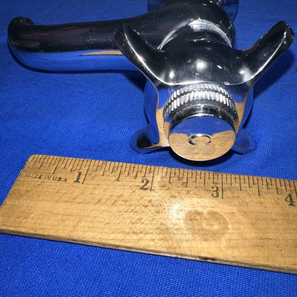 Royal Cleveland Brass Water Faucets Hot & Cold. Automatic Shut-off! - Image 2 of 4