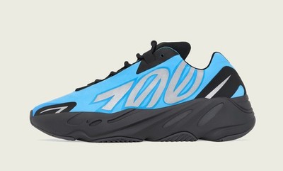 Adidas Yeezy 700 MNVN  Bright Cyan    Größe 45 1/3   Neu & Ungetragen 