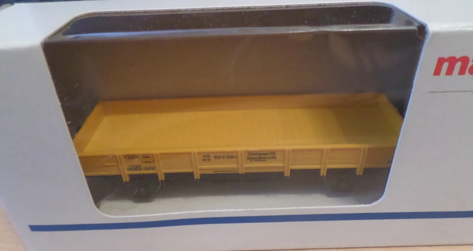 Roco 46212 Hilfszug-Gerätewagen mit Roco Kran und Märklin 4471 Niederbordwagen - Bild 3 von 4