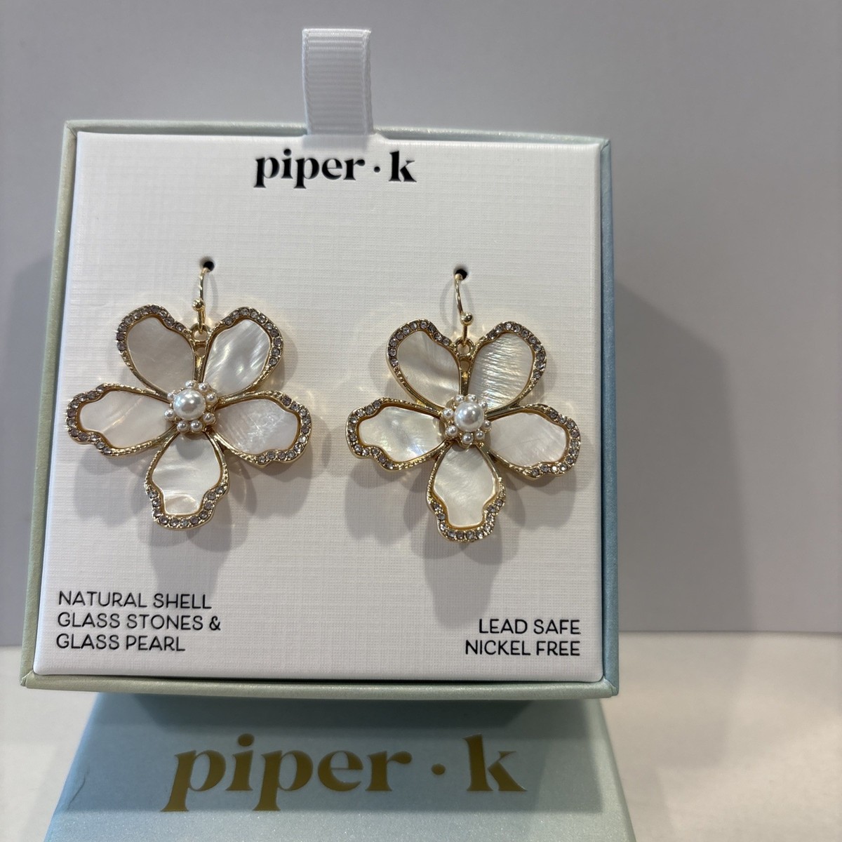 NWBOX Piper•K HANGING Flower Earrings W/NATURAL SHELL/GLASS STONES