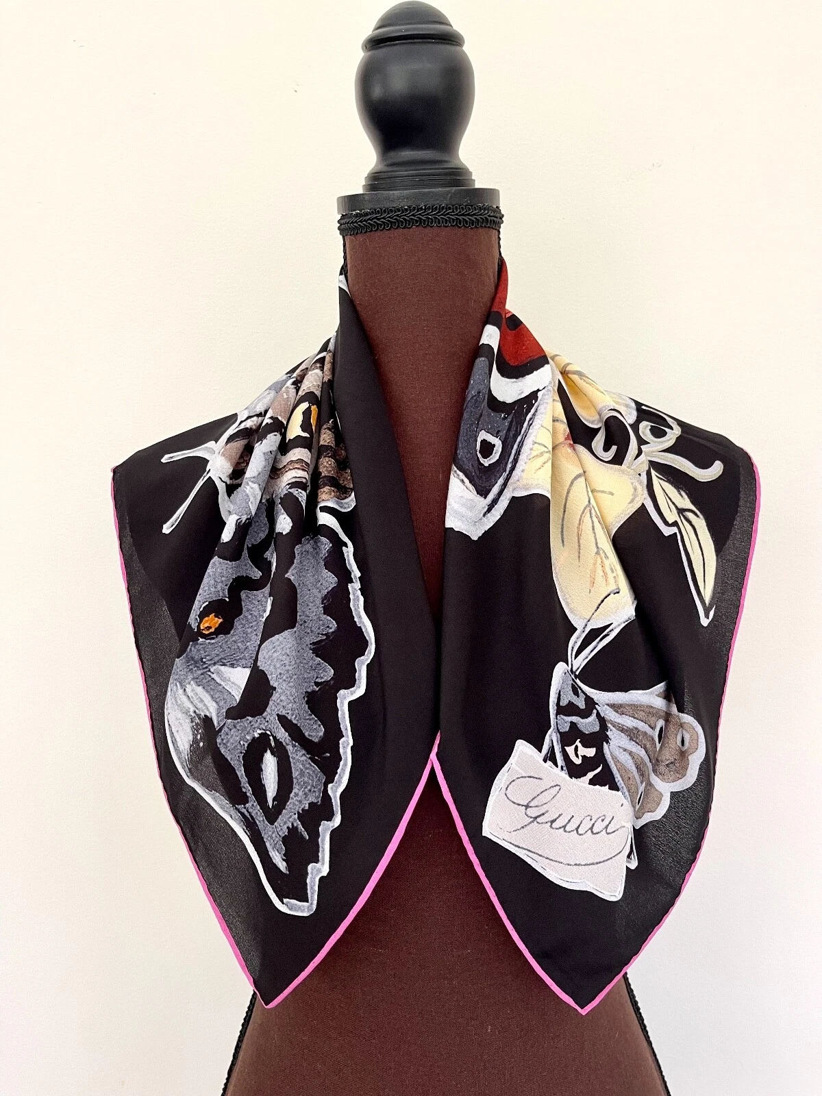 Écharpe unisexe Gucci Wrap Scarf Kris Knight papillon écharpe noire avec boîte cadeau Gucci