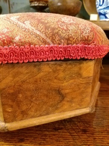 A Lovely burr wood Victorian Footstool original box stool sewing etc - Picture 4 of 8