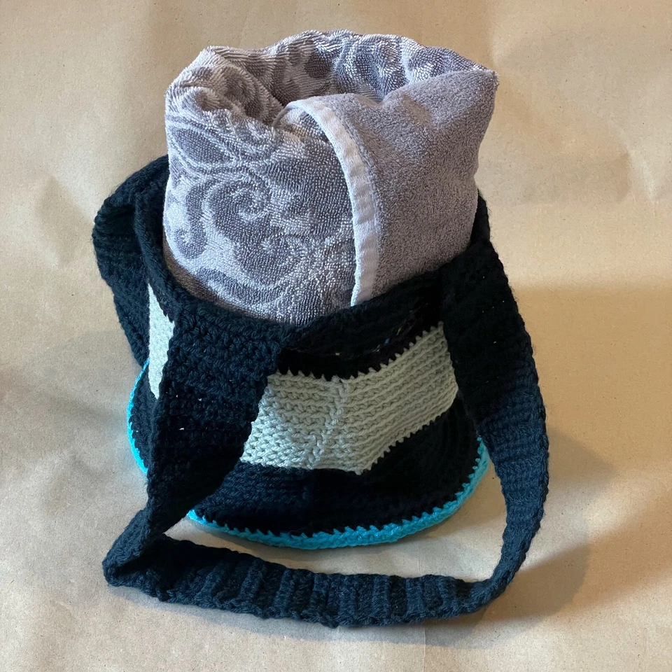 Bolso de Mano Boho Hecho a Mano "Único en su Clase" Tejido a Crochet 11" x 22” Unisex Nuevo sin Etiquetas Foto 3 de 4