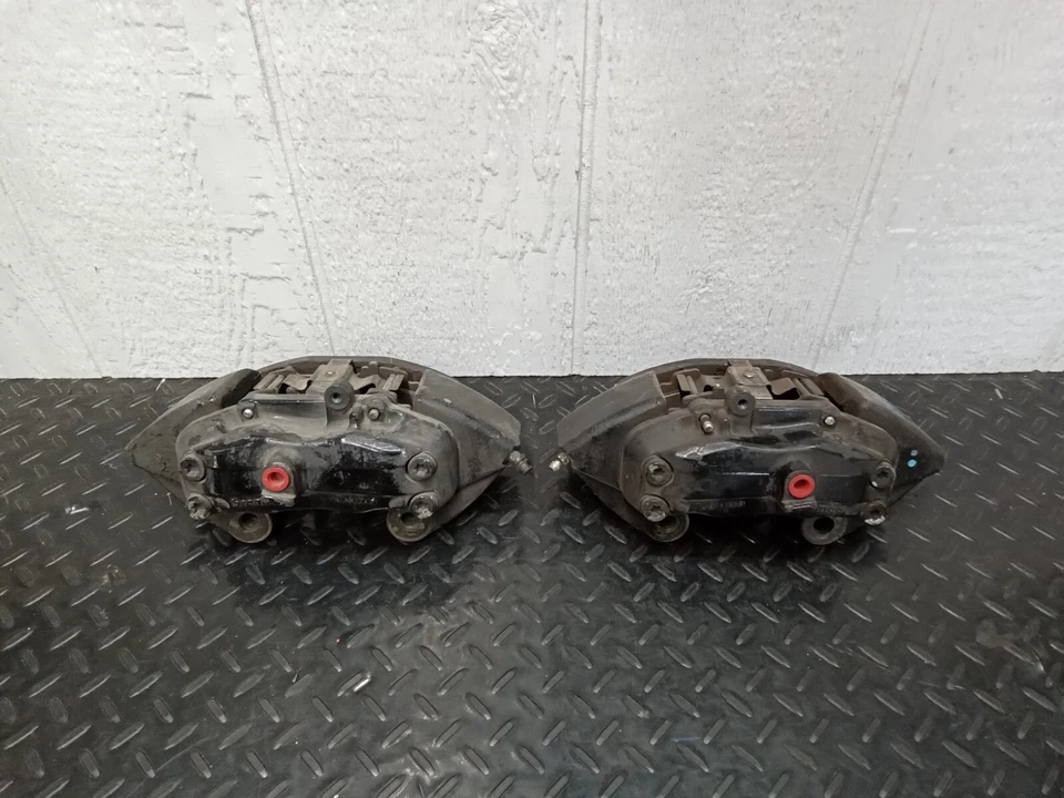 Conjunto de pinças de freio dianteiras Brembo fabricante de equipamento original 1998-2003 Mercedes-Benz W163 ML55 ML430 - Imagem 2 de 4