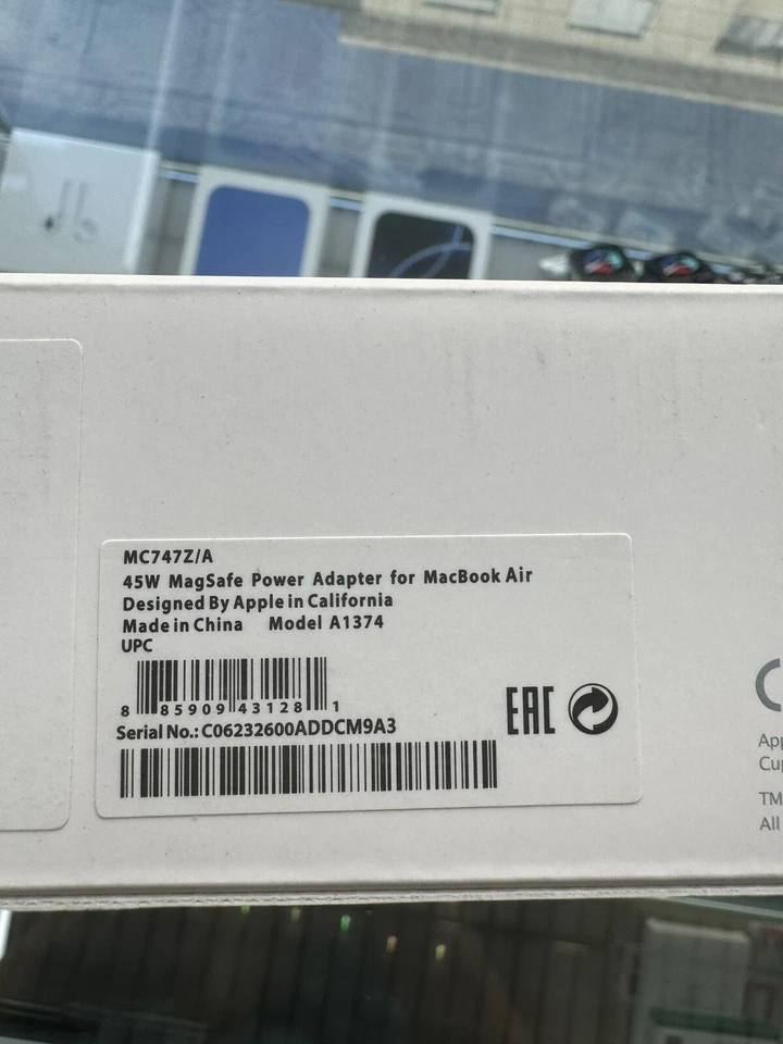 APPLE 45W MAGSAFE POWER ADAPTER PER MACBOOK AIR - MC747Z/A - ORIGINALE - Immagine 2 di 3