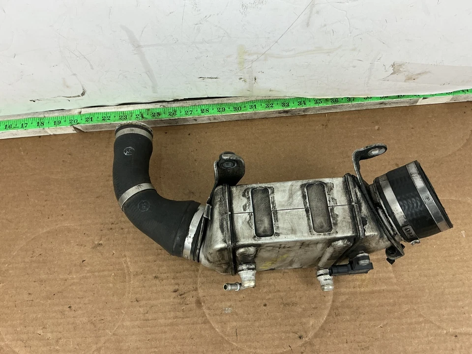 Intercooler de ar turbocompressor esquerdo motor BMW X5 E70 2014-2018 7575406 FABRICANTE DE EQUIPAMENTO ORIGINAL - Imagem 3 de 4