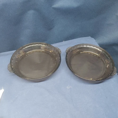 Vintage PYREX 229 Set/2 Amber Glass Fluted Edge Deep Dish Handled Pie Plates USA