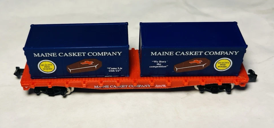 Vintage N Scale Model Power Maine Casket Company Flat With 2 Containers Trains - Image 2 of 4