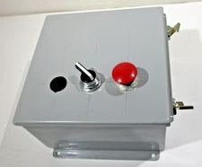 Wiegmann 10 x 10 x 6 Electrical Enclosure Type 12 13 w/Switches