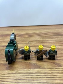 Lego Kingdoms Knights 7187 Green Dragon Horse Barding And 3 Mini figures