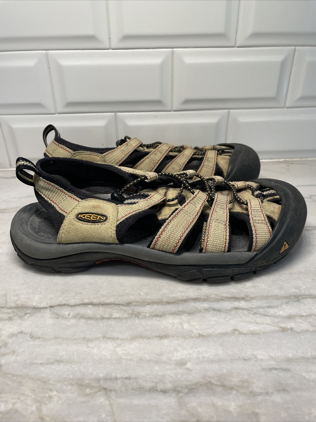 Scarpe da donna Keen Newport taglia 8 5 impermeabili marroni trail escursionismo sandali sportivi