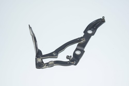 BMW E90 3er E92 Scharnier Heckklappe rechts Right trunk lid hinge 7060628