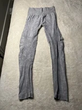 Yelete Women’s Leggings Light Gray Size M/L SEE MEASUREMENTS FOR LENGTH