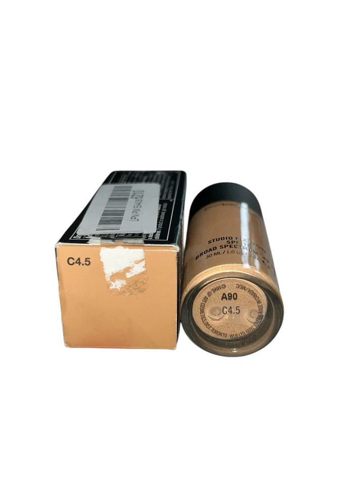 NWB MAC Studio Fix Foundation SPF 15 C4.5 A90 - Image 3 of 4