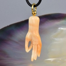 Buddha Hand Vitarka Teaching Mudra Pendant Vermeil 925 Silver Carved Shell 5.43g