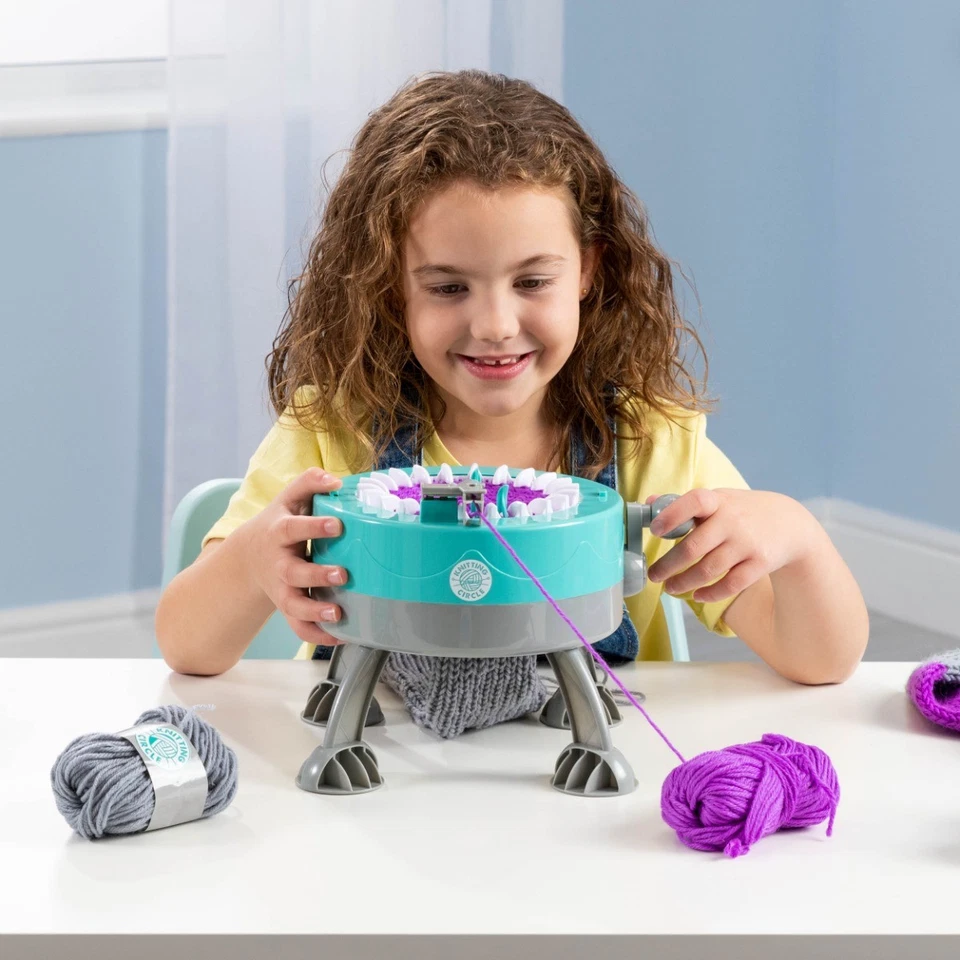 Knitting Circle Station for Kids, Craft Kit for Beginners - Image 2 of 4