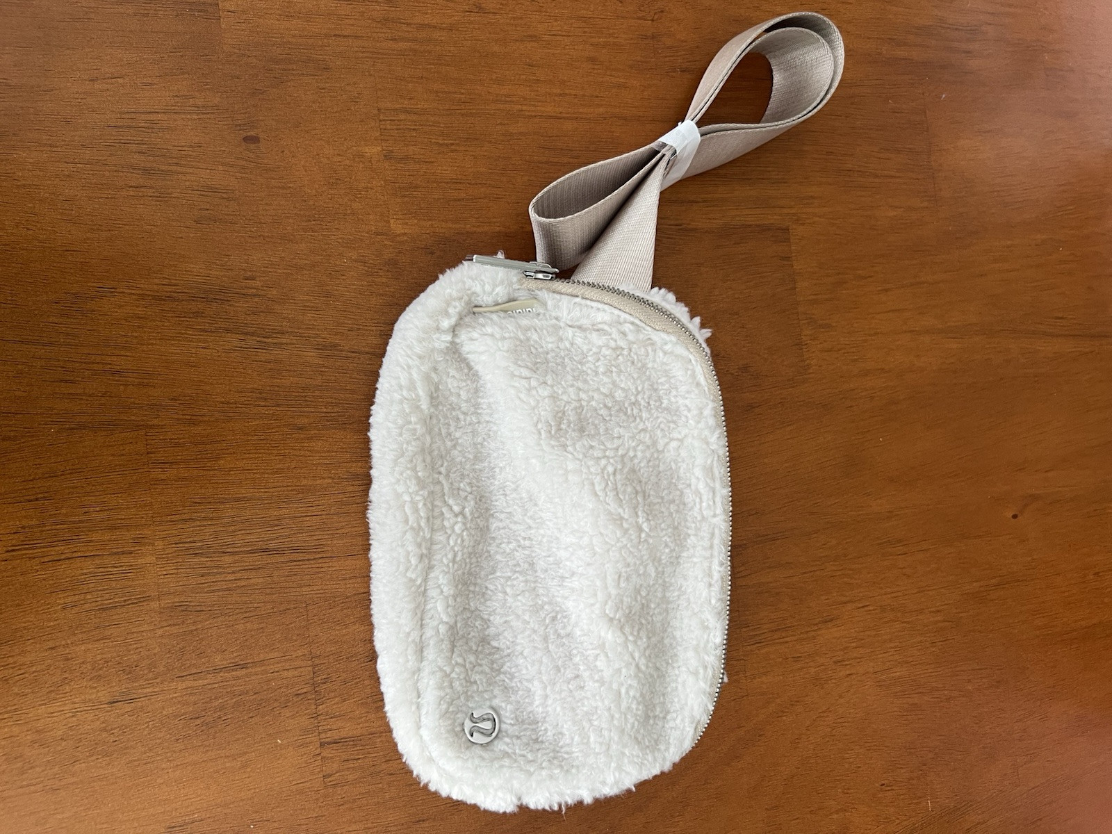 Lululemon Everywhere Fleece Belt Bag 1L NWT Bone Silver