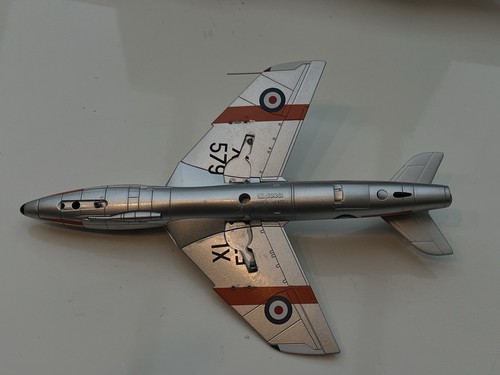 CORGI AVIATION ARCHIVE 1:72 SCALE AA 32712 HAWKER HUNTER T.7 - 229 OCU - Bild 4 von 7