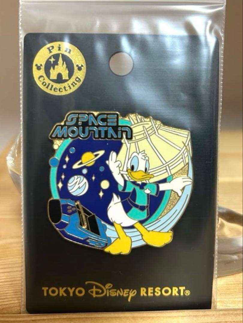 Space Mountain Pin Badge Donald Duck Disneyland