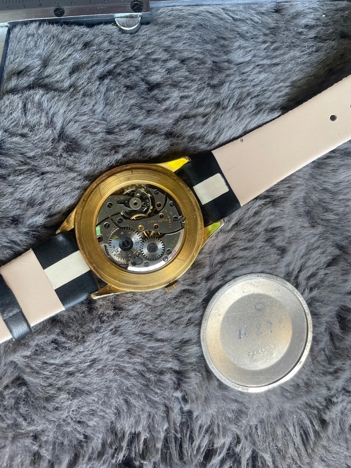 Cortebert Vintage 38mm Chapado en Oro 20 M Cal. Reloj de cuerda manual 677 - 15 joyas Foto 4 de 4