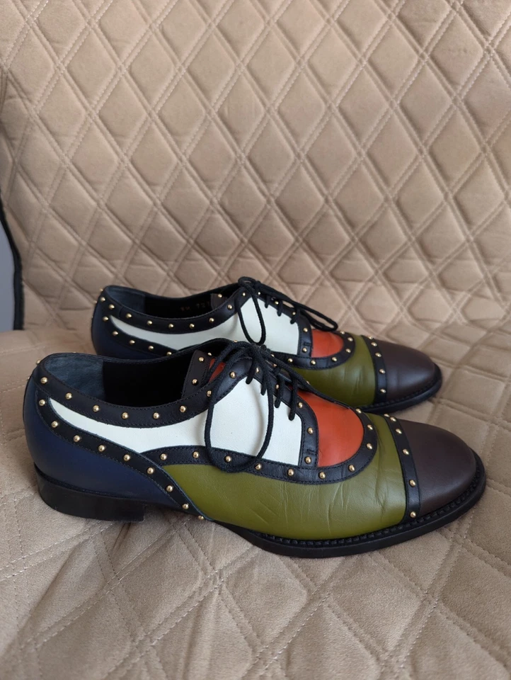 Zapatos de Vestir Valentino Garavani Tachonados Oxford Brogue Cuero Multicolor Planos Foto 4 de 4