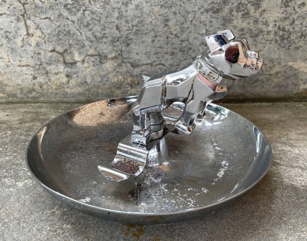 Vintage MACK Bulldog 87931 Chrome Dealer Ash Tray Central