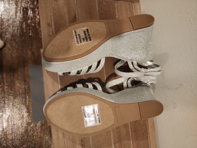 capricorn wedge sandal