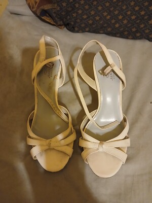White sandal hight heeled shoe size 7.5