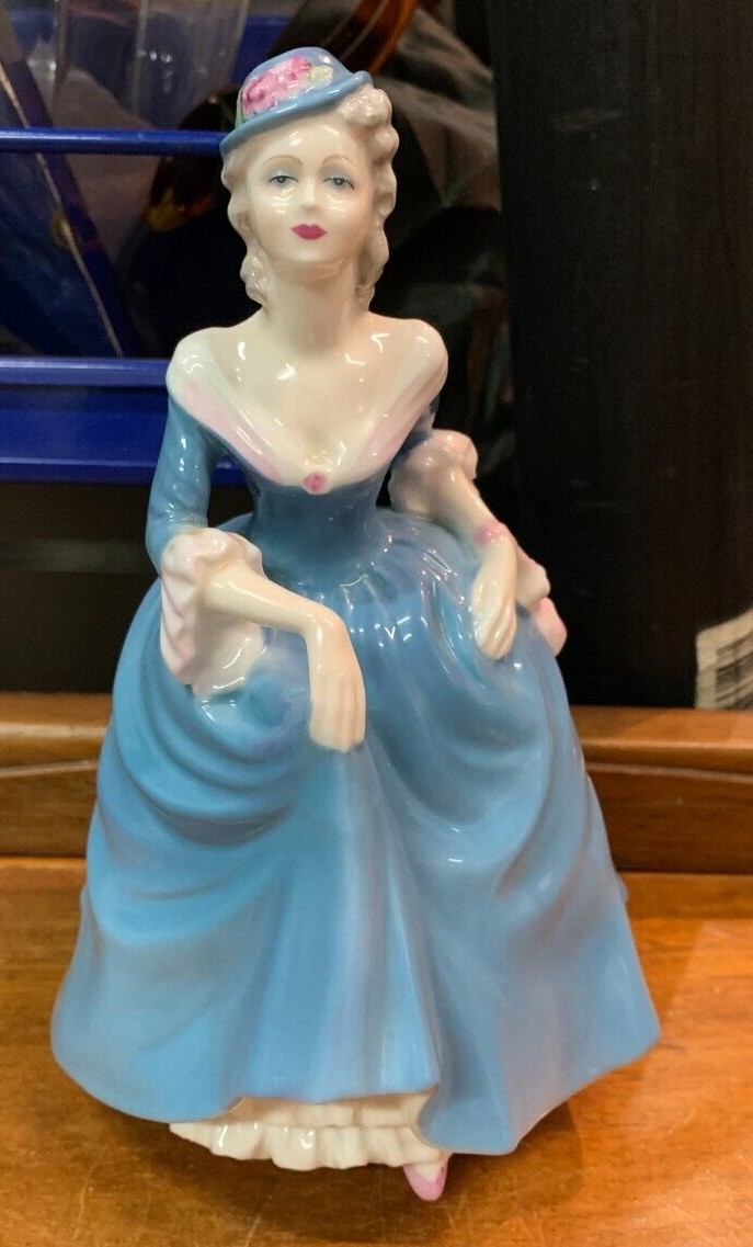 Coalport Ladies of Fashion Regina Porcelain Figurine Made In
