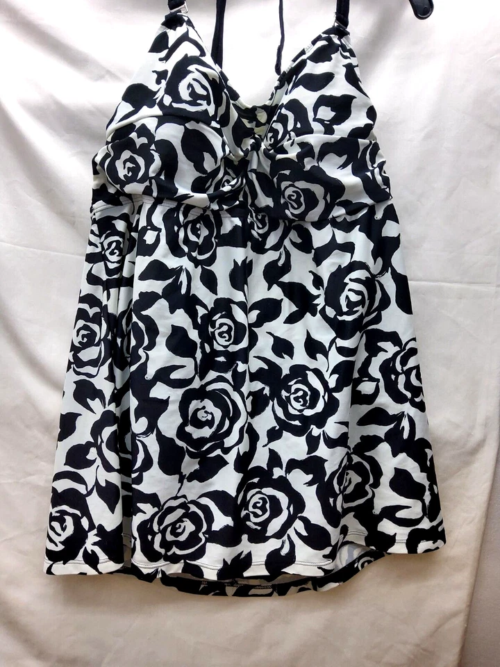 Traje de baño Sonoma Life & Style 22W de una pieza para mujer blanco y negro Foto 3 de 4