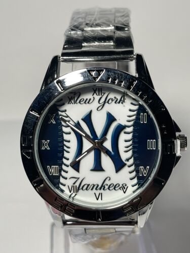 New York Yankees MLB Team Logo Men's Stainless-Steel Silver Watch - Picture 2 of 8