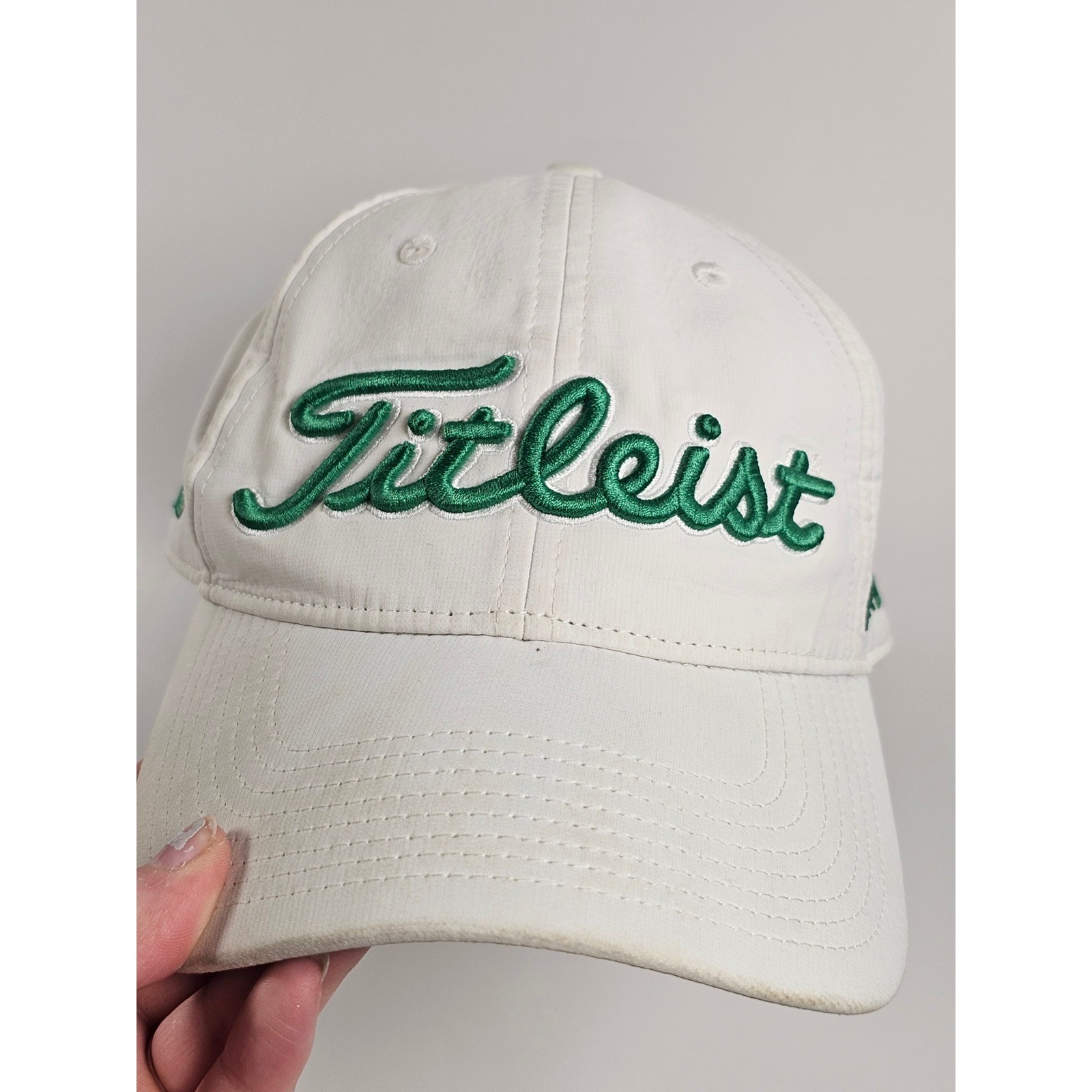 Titleist Hat Strapback White Green Pro V1 FJ FootJoy Golf Performance Casual Men