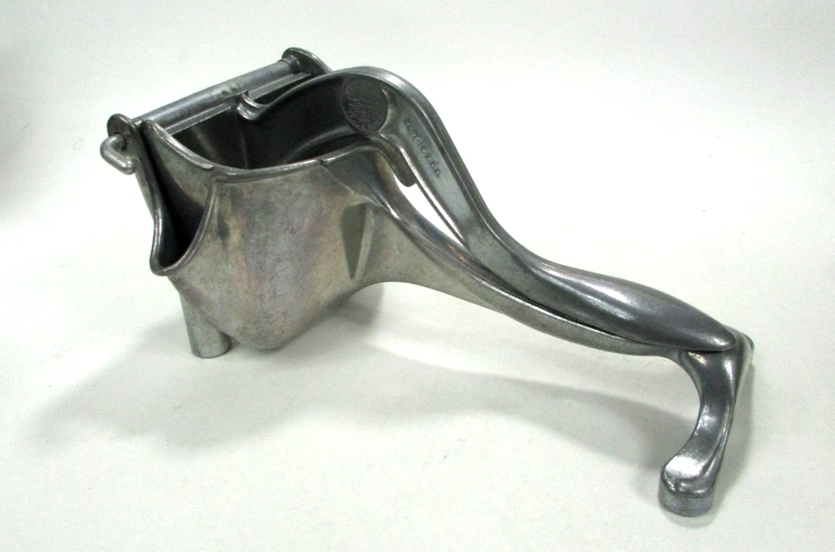 Vintage Wear-Ever Aluminum Hand Press Citrus Juicer Jiffy Juice Squeezer Made US