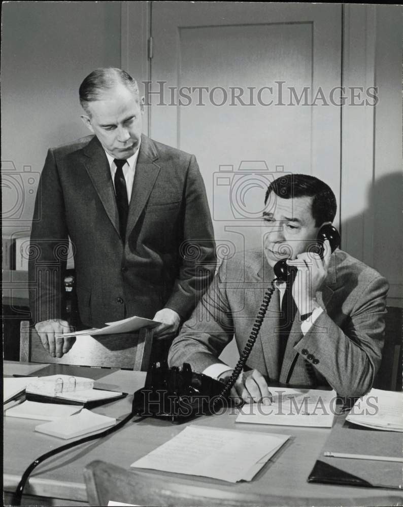 Press Photo Jack Webb and Harry Morgan star in 