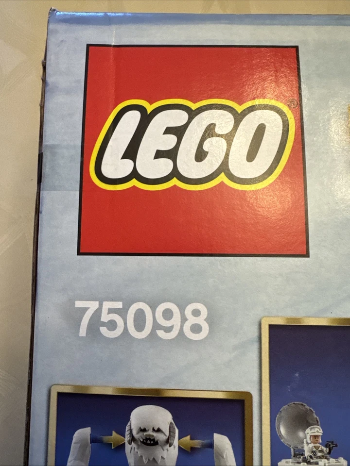 Lego Star Wars 75098 Assault on Hoth UCS New Factory Sealed Excellent Rare - Image 3 of 4