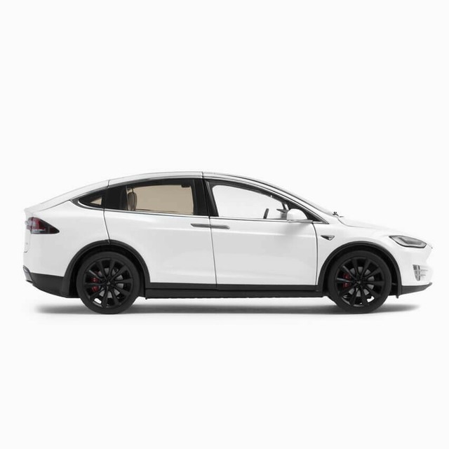 Tesla Model X P100d Diecast Scale118 Choosewhite Or Midnight Silver Metallic