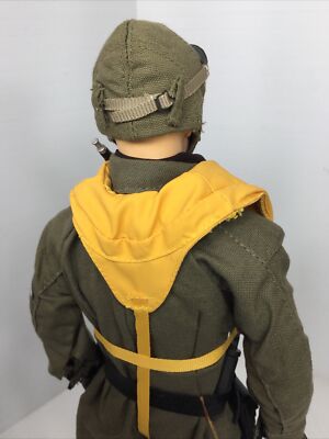 1/6 DRAGON WW2 GERMAN LUFTWAFFE STUKA DIVE BOMBER PILOT IN FLIGHT