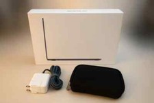 2025 Apple MacBook Air 13" M4 chip 16GB RAM 256GB SSD Midnight