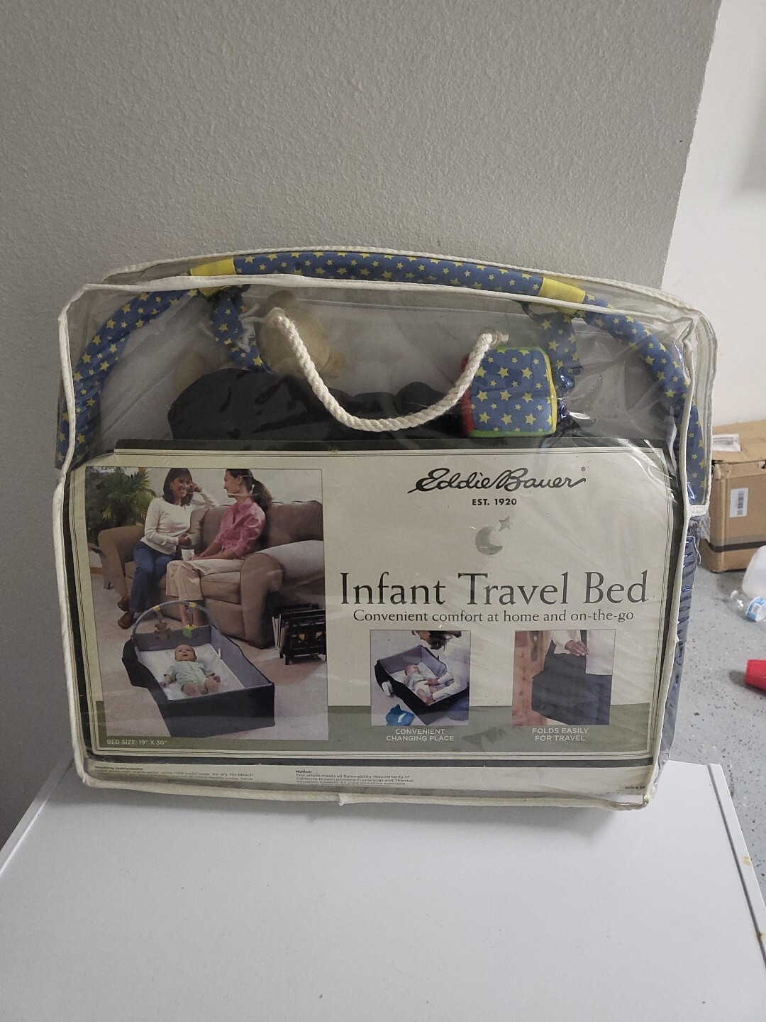 Eddie Bauer Portable Infant Travel Bed Baby Bassinet 19' X 30'