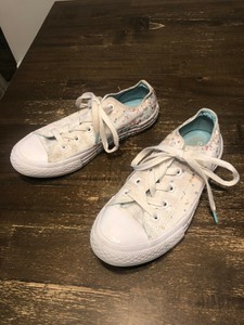 white shimmer converse