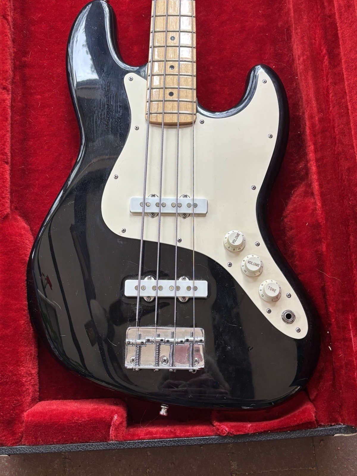 Vintage 1983 Fender Jazz Bass Guitar with Hard Case Made In USA All Original