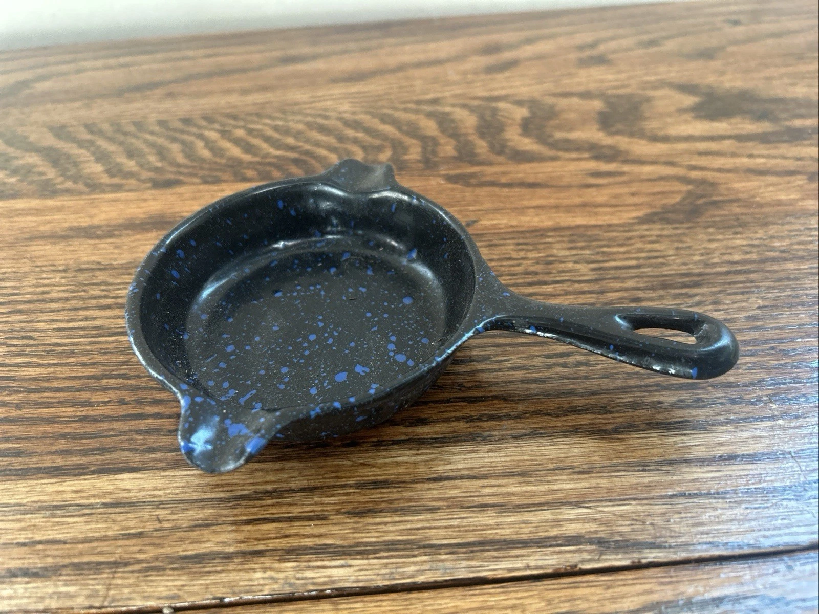 Vintage Mini Wagner Ware Cast Iron Skillet Enameled Blue Speckled Ashtray 4"